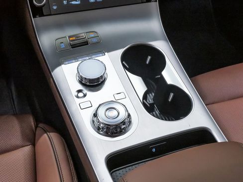Certified 2026 Genesis GV70 2.5T Advanced AWD/4WD image 19