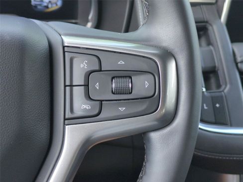 Used 2024 Chevrolet Tahoe Z71 w/ Luxury Package AWD/4WD image 18