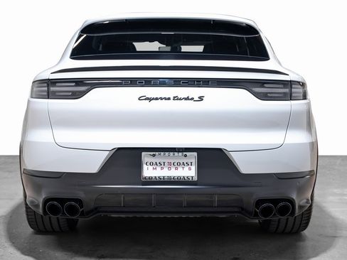 Used 2022 Porsche Cayenne Turbo S image 12