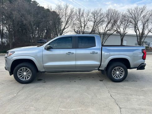 Used 2024 Chevrolet Colorado LT w/ LT Convenience Package II image 2