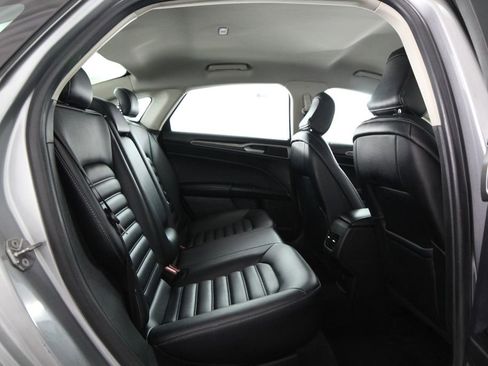 Used 2020 Ford Fusion SEL FWD image 39