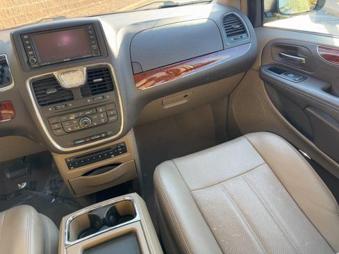 Used 2012 Chrysler Town & Country Touring-L w/ Entertainment Group #2 image 17