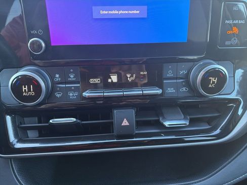 Used 2023 Toyota Highlander LE image 23