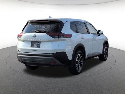 Used 2023 Nissan Rogue SV image 5