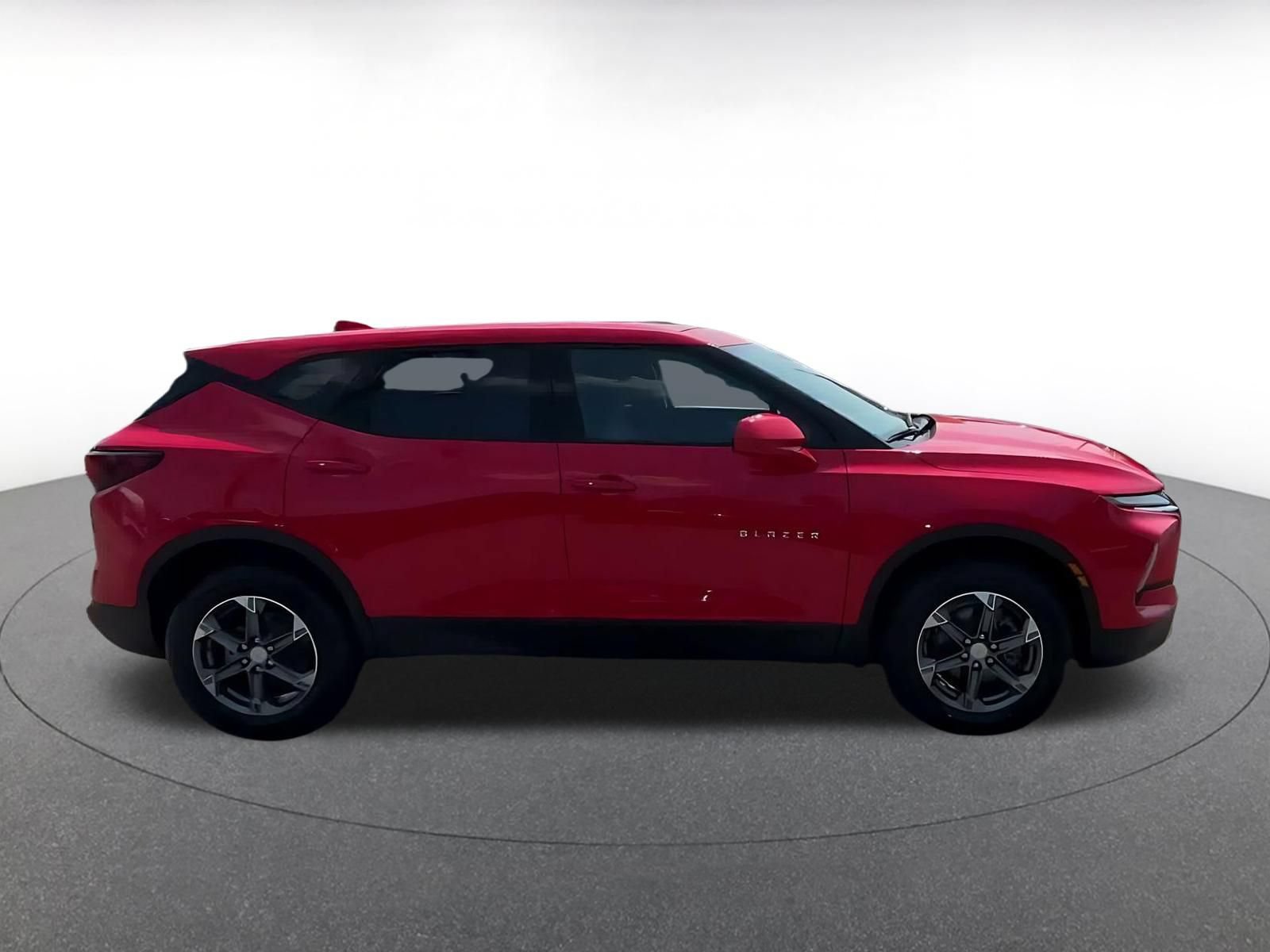 Used 2025 Chevrolet Blazer LT FWD image 15