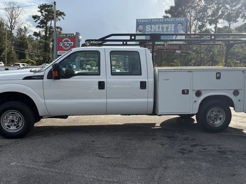 Used 2015 Ford F250 XL w/ Power Equipment Group image 4