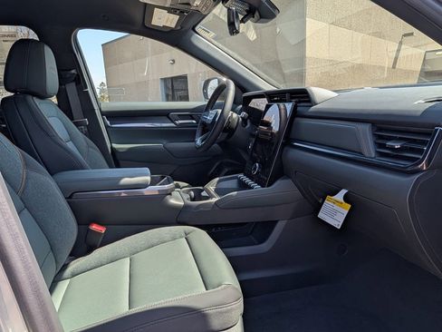 New 2026 GMC Terrain AT4 w/ Technology Package II AWD/4WD image 23