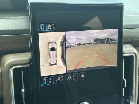 Used 2025 GMC Yukon Denali Ultimate AWD/4WD image 15