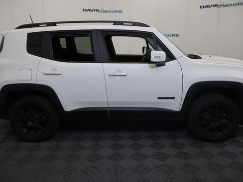 Used 2020 Jeep Renegade Altitude AWD/4WD image 5