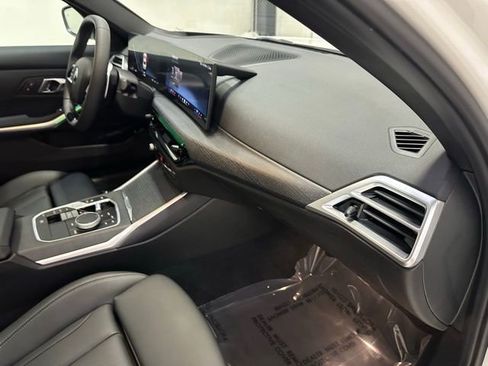 Used 2025 BMW 330i xDrive Sedan w/ Premium Package image 40
