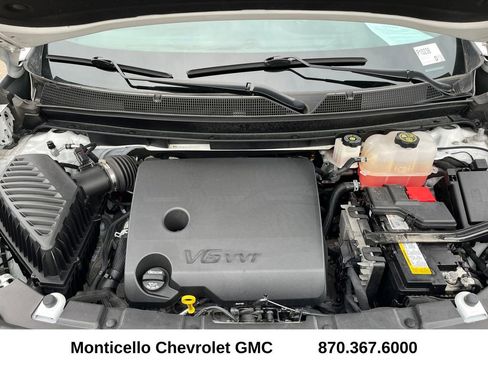 Used 2023 Chevrolet Traverse LT FWD image 30