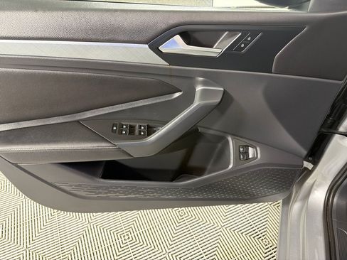 Used 2022 Volkswagen Jetta SE FWD image 9