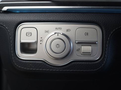 Used 2021 Mercedes-Benz GLS 580 4MATIC image 24