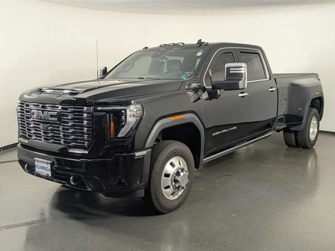 Used 2025 GMC Sierra 3500 Denali Ultimate AWD/4WD image 4