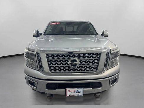 Used 2016 Nissan Titan SL image 2
