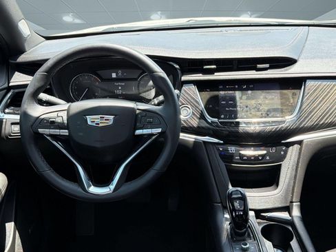 Used 2025 Cadillac XT6 Premium Luxury FWD image 29