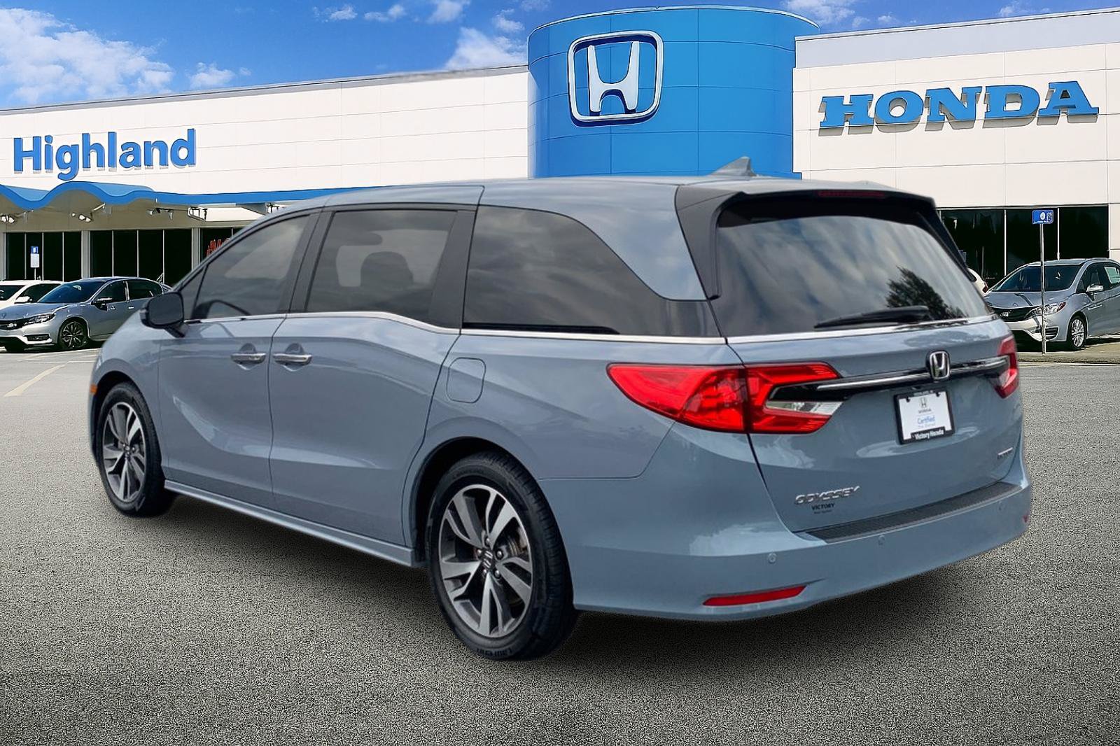 Certified 2024 Honda Odyssey Touring image 3