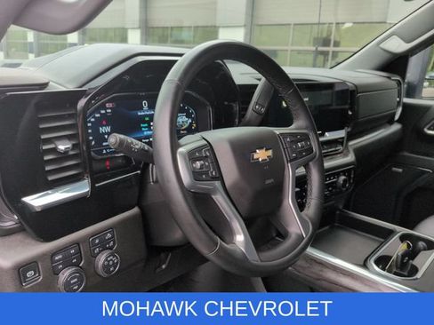 Used 2024 Chevrolet Silverado 2500 LTZ w/ LTZ Convenience Package AWD/4WD image 17