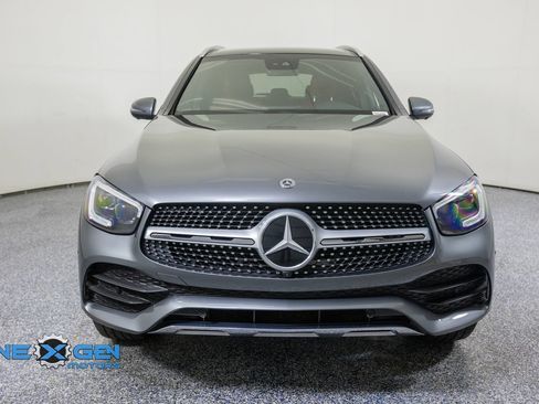 Used 2021 Mercedes-Benz GLC 300 4MATIC image 2