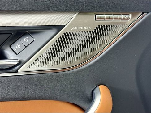 Used 2025 Jaguar F-PACE R-Dynamic S image 22