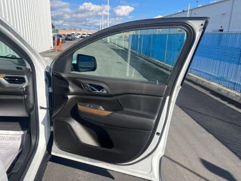 Used 2021 GMC Acadia SLE w/ Driver Convenience Package image 23