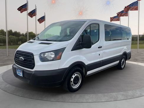 Used 2019 Ford Transit 150 XL RWD image 3