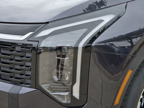 New 2026 Kia Sportage EX FWD image 7