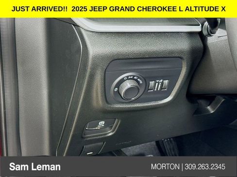 New 2025 Jeep Grand Cherokee L Altitude image 10