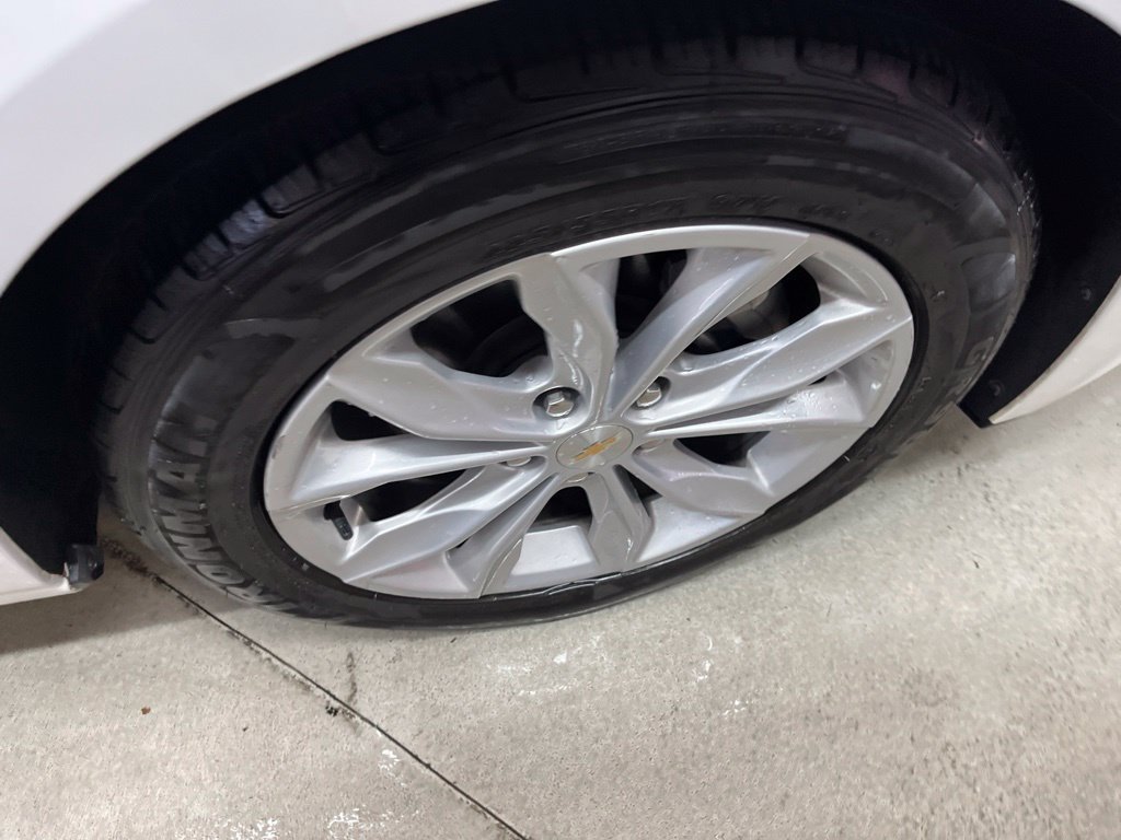 Used 2025 Chevrolet Malibu LT FWD image 38
