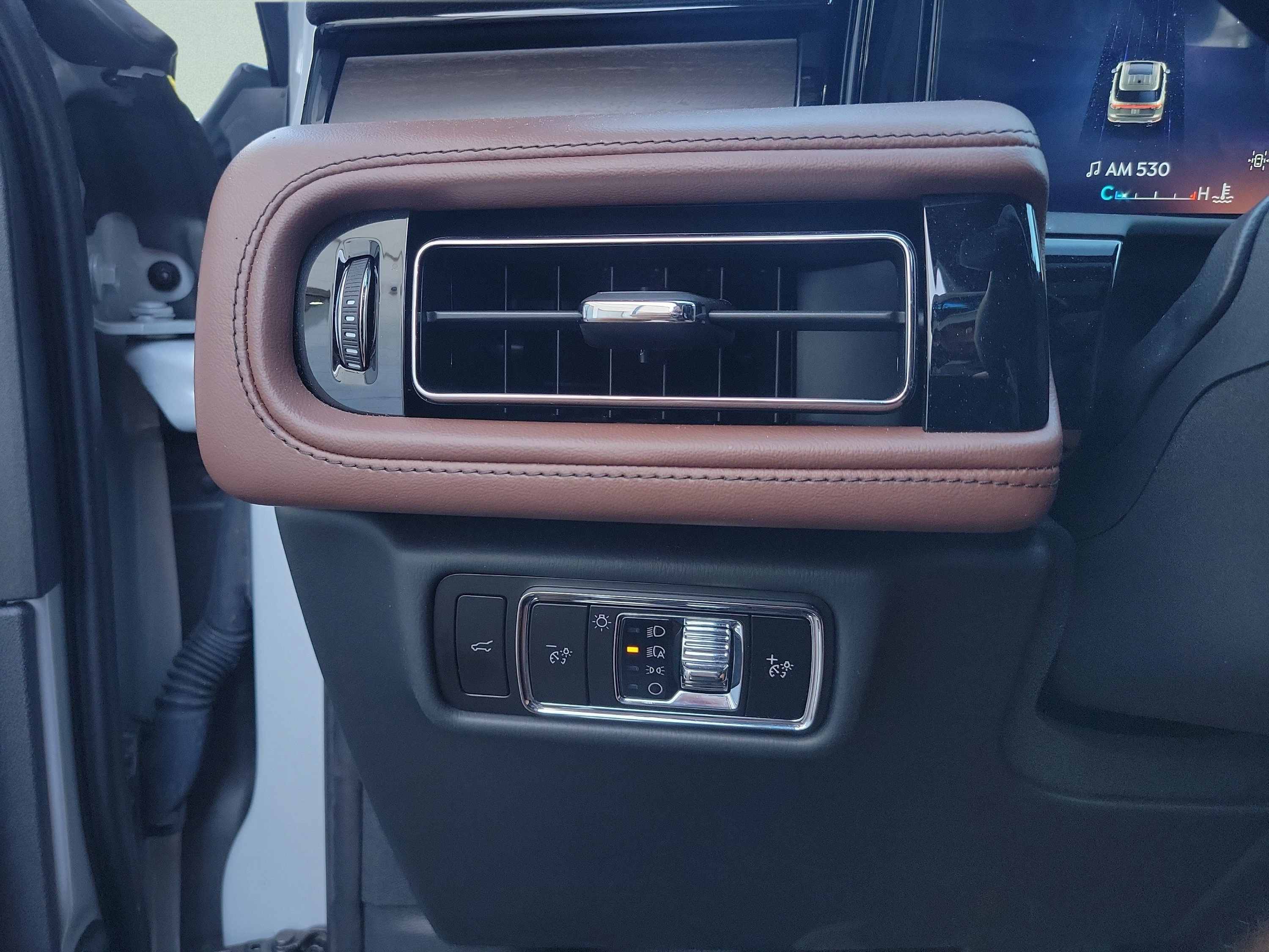 Used 2025 Lincoln Aviator Reserve w/ Equipment Group 201A AWD/4WD image 22