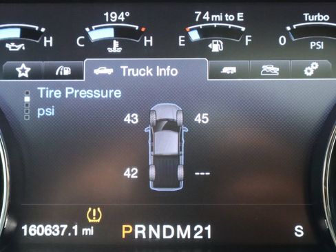 Used 2015 Ford F150 Platinum w/ Equipment Group 701A Luxury image 45