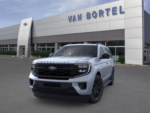 New 2026 Ford Expedition Platinum w/ Stealth Appearance Package AWD/4WD image 25