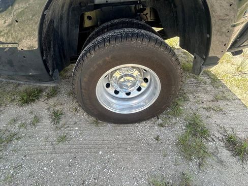 New 2025 RAM 3500 Limited image 33