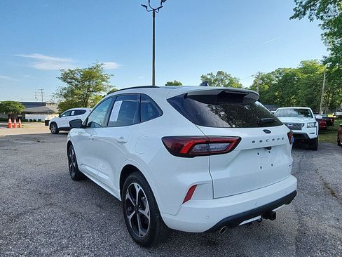 Used 2023 Ford Escape ST-Line Select w/ Tech Pack #2 AWD/4WD image 3