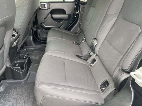 Used 2023 Jeep Gladiator Sport image 12