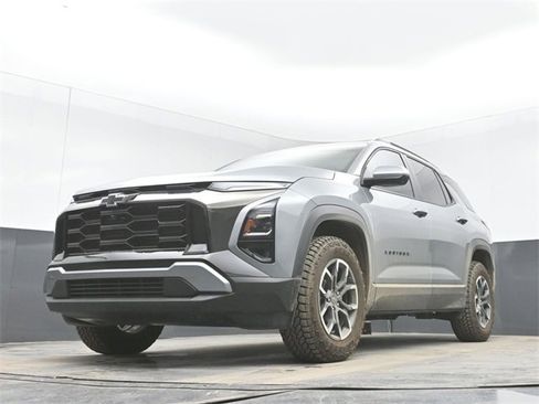 Used 2025 Chevrolet Equinox ACTIV w/ Safety and Technology Package image 44