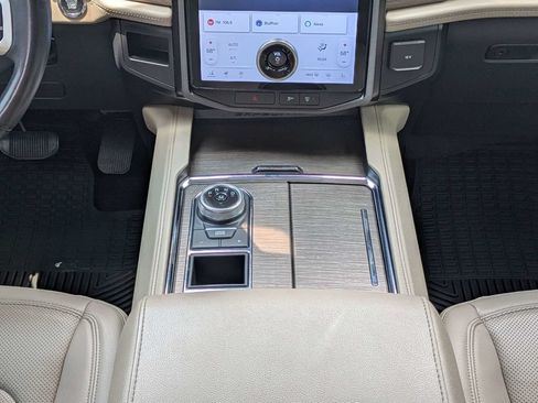 Used 2022 Ford Expedition Limited RWD image 19