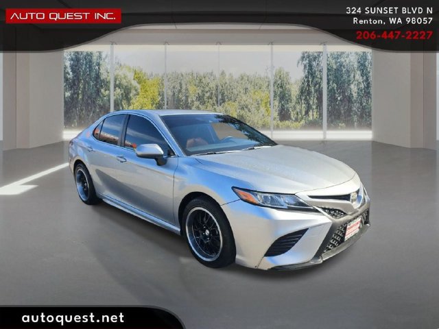 Used 2018 Toyota Camry SE FWD image 3