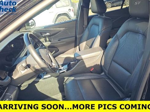 Used 2025 Buick Envista Sport Touring FWD image 4