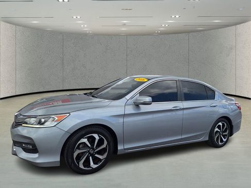 Used 2016 Honda Accord EX image 9