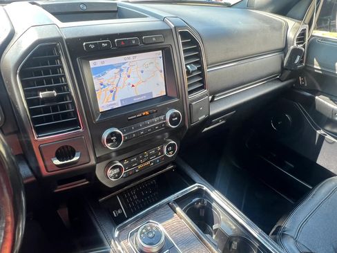 Used 2020 Ford Expedition Limited AWD/4WD image 23