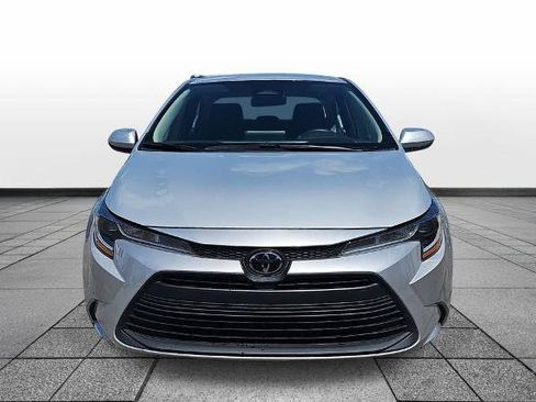 Used 2024 Toyota Corolla LE FWD image 2