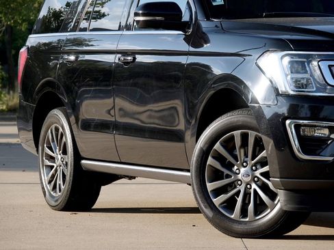 Used 2020 Ford Expedition Limited image 18
