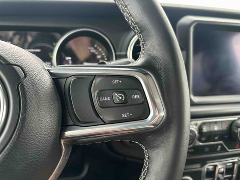 Used 2022 Jeep Wrangler Unlimited Sahara w/ Cold Weather Group image 27