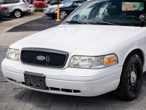 Used 2008 Ford Crown Victoria Police Interceptor RWD image 6