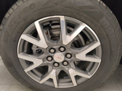 Used 2021 GMC Acadia SLE w/ Driver Convenience Package FWD image 31