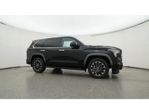 Used 2024 Toyota Sequoia Limited w/ Tow Technology Package AWD/4WD image 34