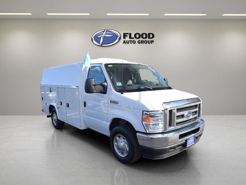 Used 2023 Ford E-350 and Econoline 350 Super Duty w/ Power Windows & Locks Group RWD image 1