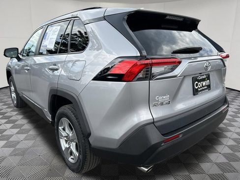Used 2025 Toyota RAV4 XLE AWD/4WD image 5