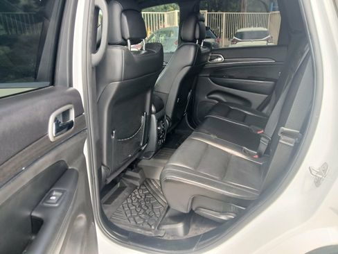 Used 2018 Jeep Grand Cherokee Limited RWD image 11